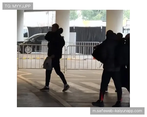 韩鹏飞冒顶导致失球 蓉城防线等待索罗金火线驰援